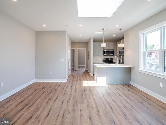 3rd image of 5007 Pentridge St Unit 3R