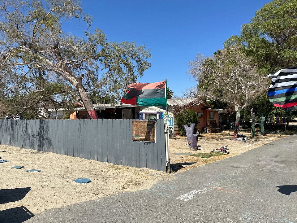 2nd image of 49044 Calhoun St