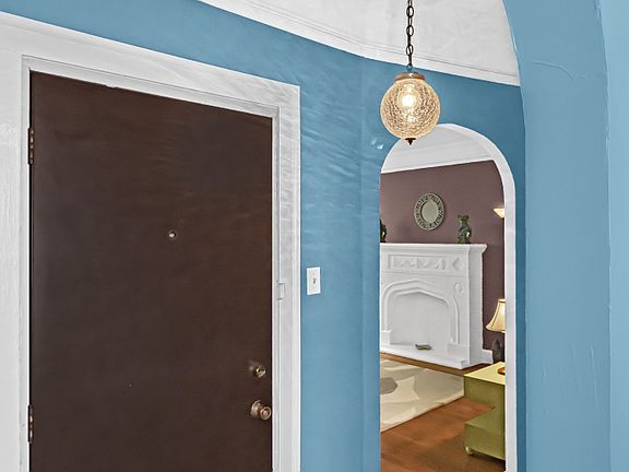5th image of 6426 N Glenwood Ave APT 3C