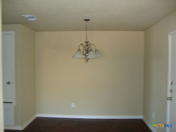 5th image of 454 Summers Rd