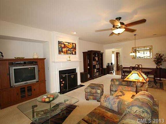 3rd image of 2079 Hartwell Ln