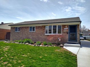 23020 Glenbrook St, Saint Clair Shores, MI 48082