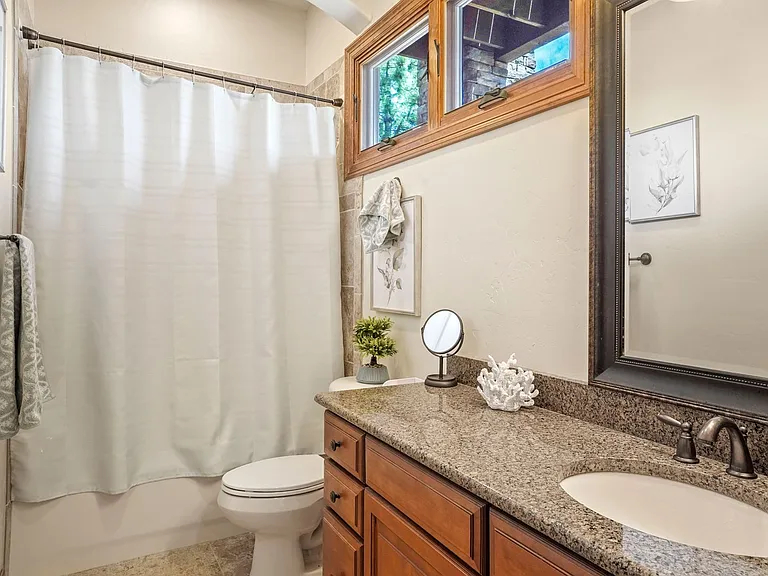 340 Ellsworth St — Photo 30