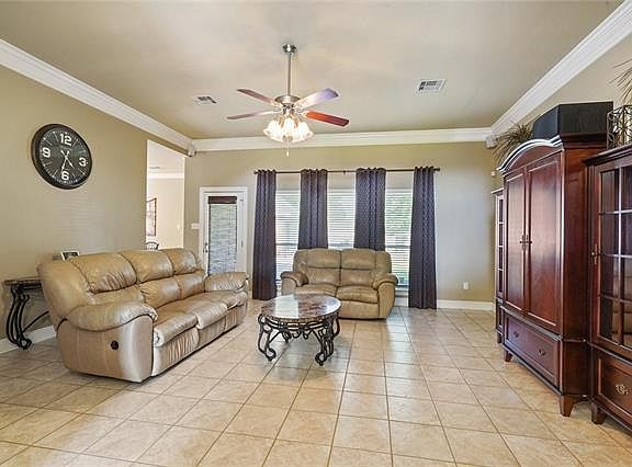 5th image of 180 E Lakeview Dr