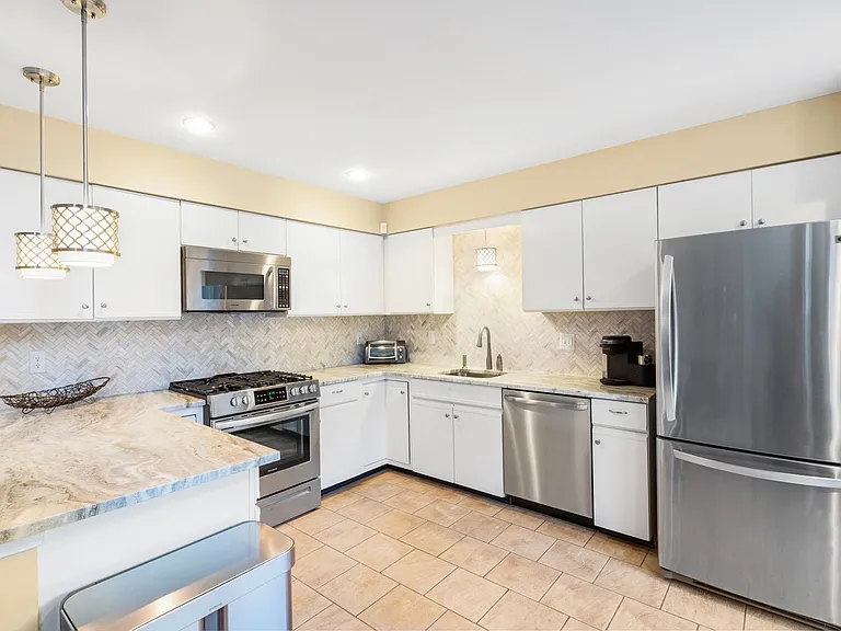 2802 Johnson Cir — Photo 10