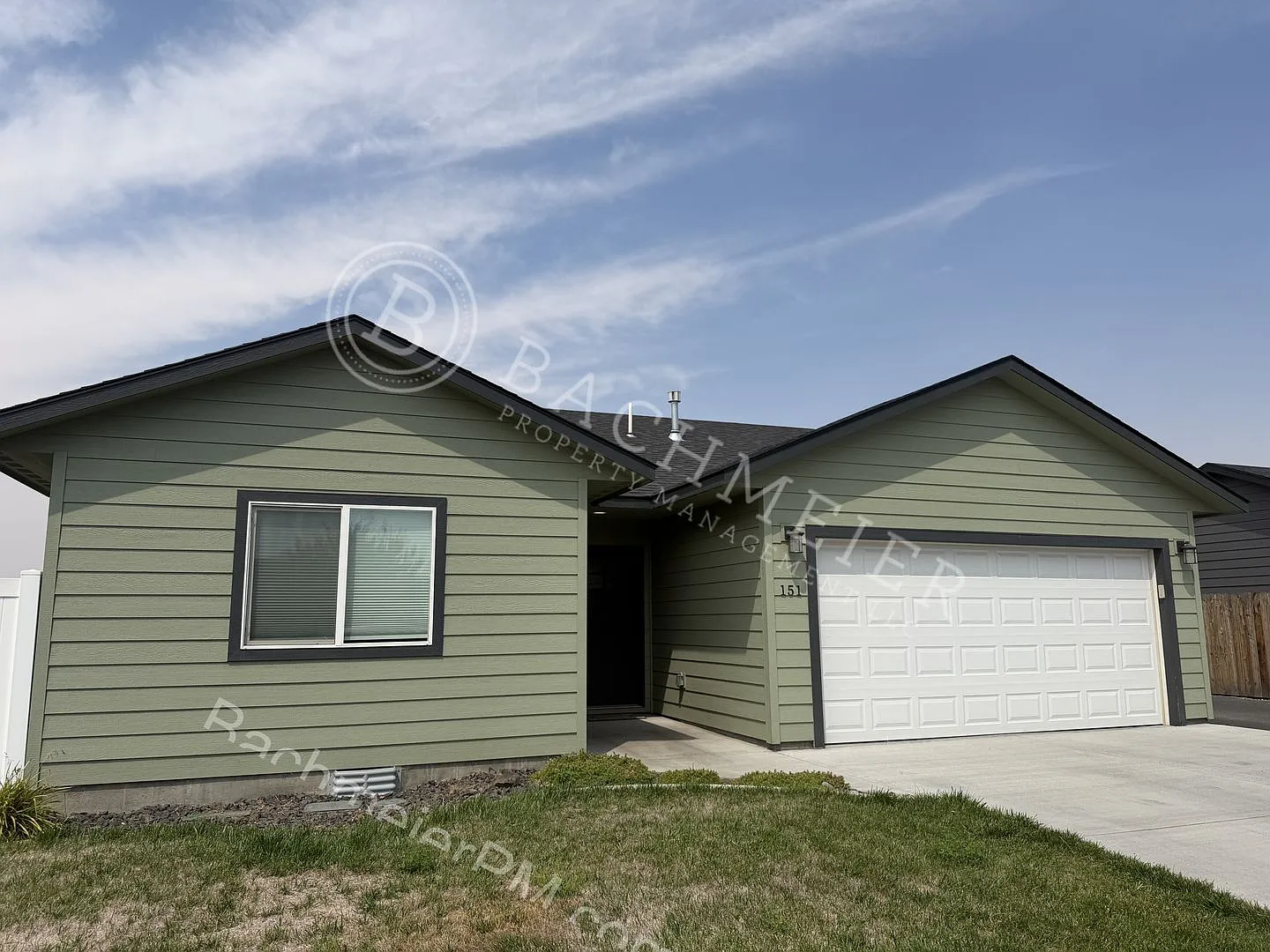 Beautiful Newer 3-Bedroom, 2-Bathroom Single-Family — Photo 1