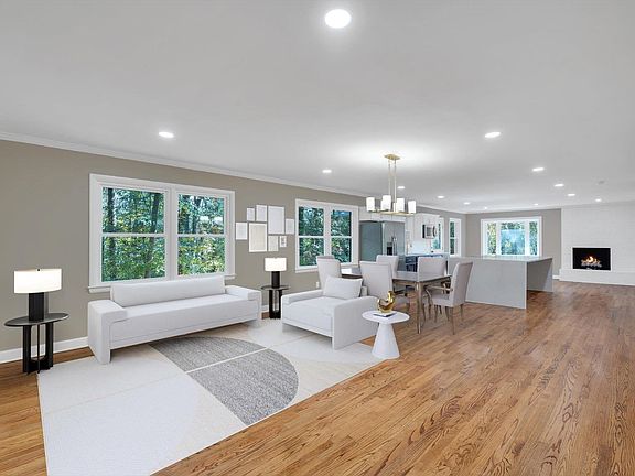 3rd image of 125 Tanglewylde Dr