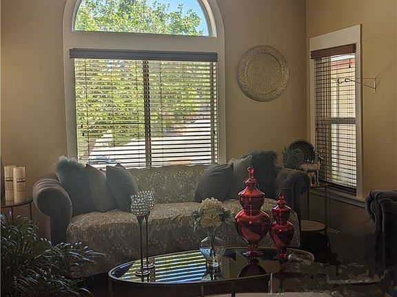 4th image of 2332 Windwood Dr
