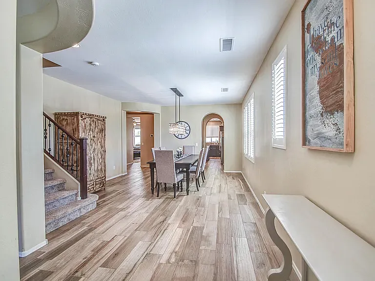 4 bed, 2758 sqft, $3,000 — Photo 4