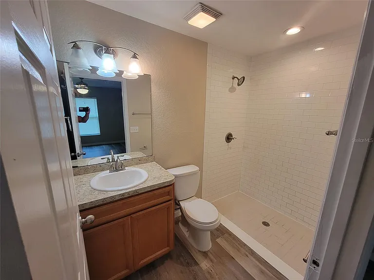 7009 Hemlock Crse — Photo 2