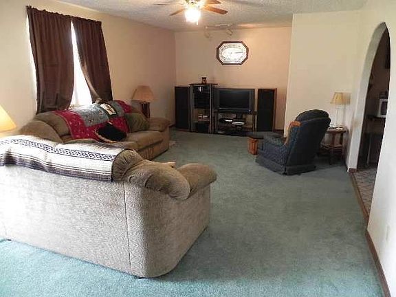 4th image of 7504 N Lorraine St