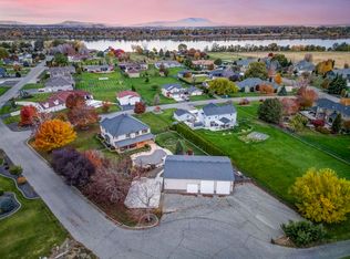 7515 Sandy Ridge Rd, Pasco, WA 99301