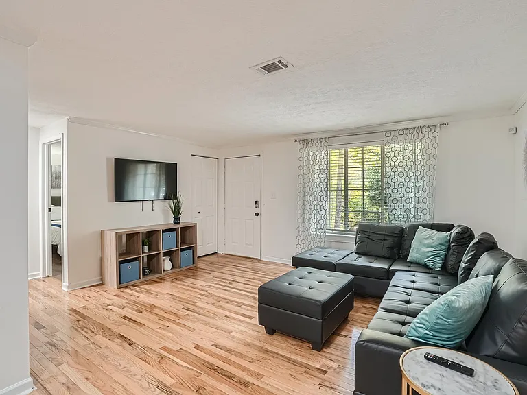 305 Roswell Farms Rd — Photo 9
