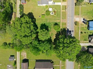 209 Memorial Dr NW, Decatur, AL 35601