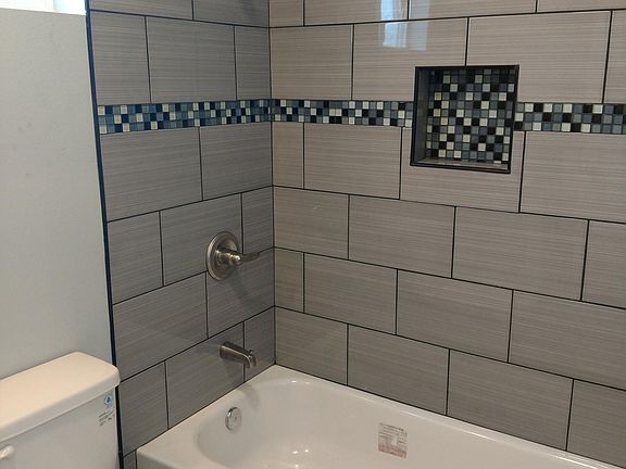 4th image of 3961 3/4 Halldale Ave
