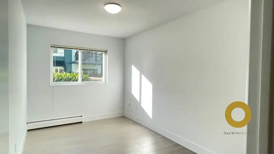2 bed, 1.0 bath, 910 sqft, $2,400 — Photo 3