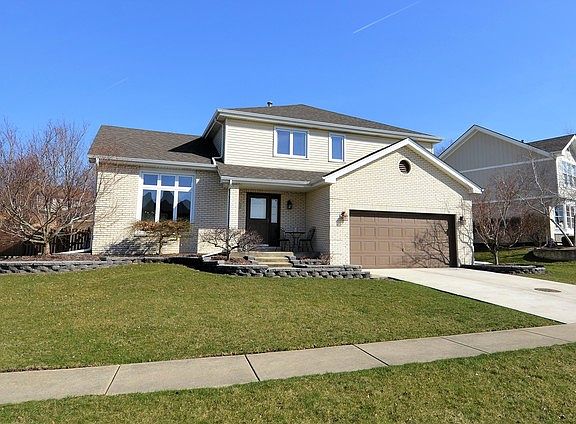 3rd image of 321 Wexford Dr