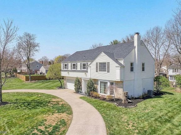 2nd image of 2385 Ridgewood Rd