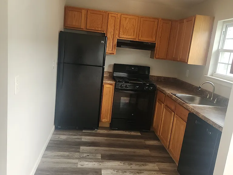 Pine Gate Apartments — Photo 17