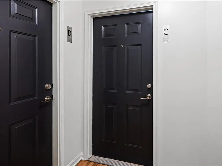 567 Winton Ter NE #E — Photo 2