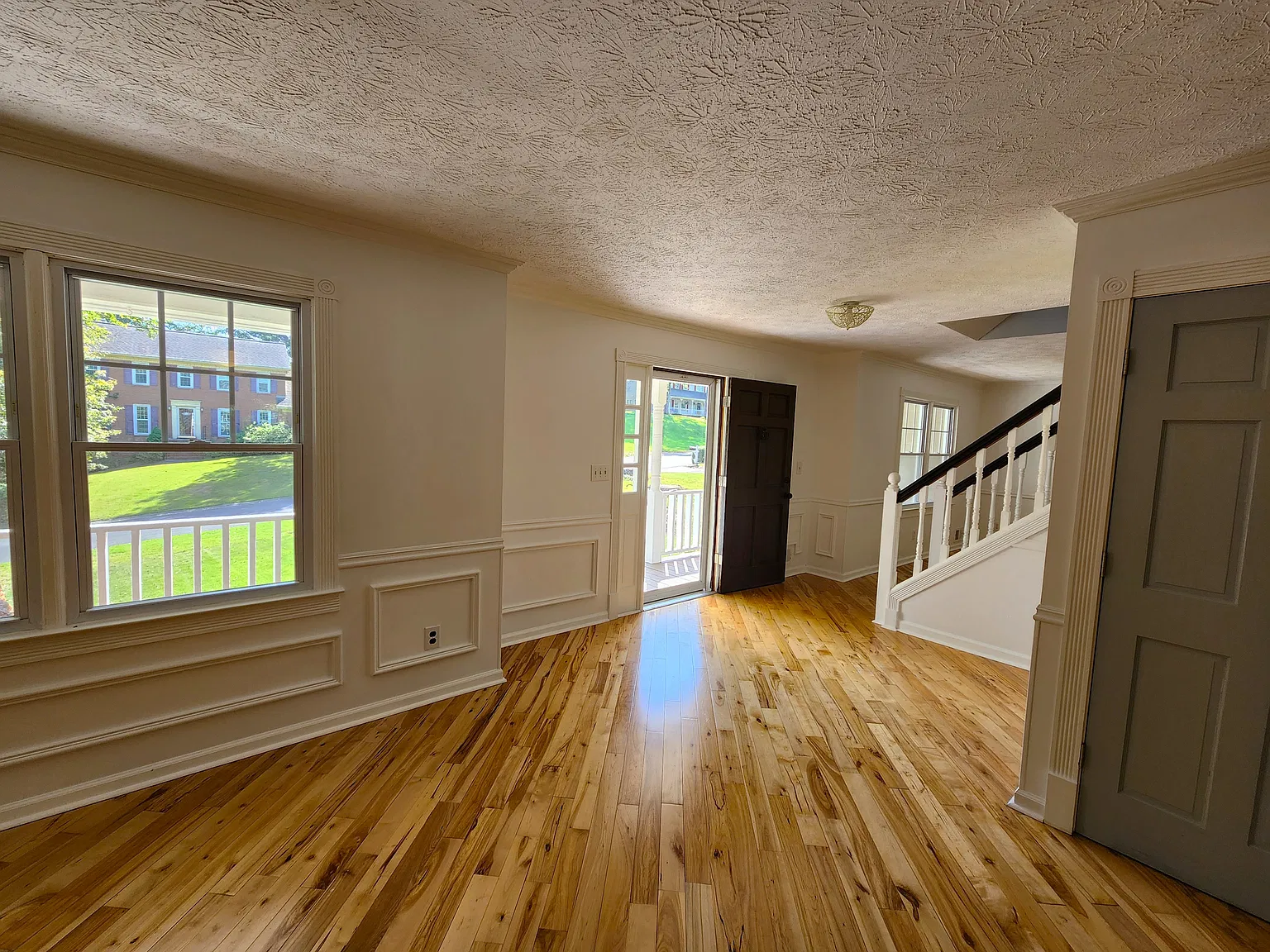 4 bed, 3.5 bath, 3192 sqft, $3,500 — Photo 4