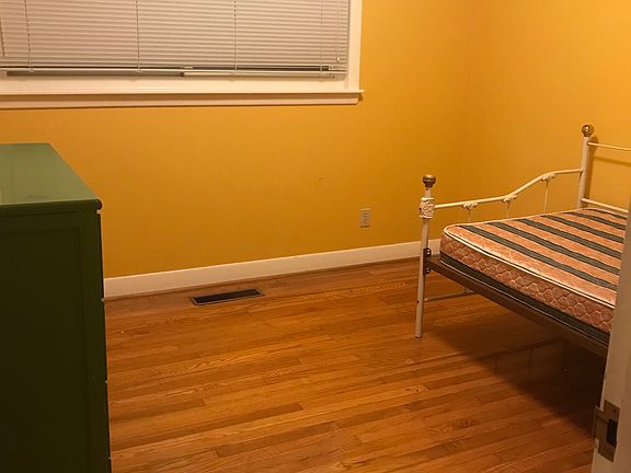 Bedroom  or office space 