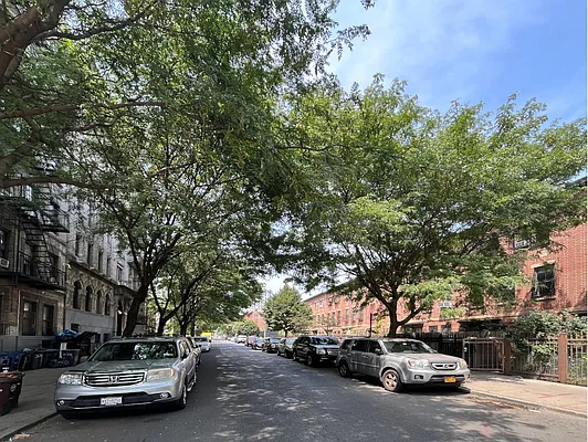 Rented by EXR | media 8