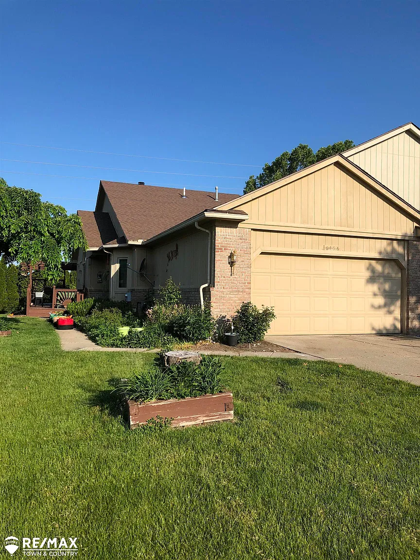6456 Western Way photo 1