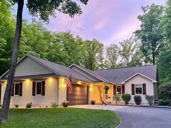 21522 Forest Trl, Big Rapids, MI 49307