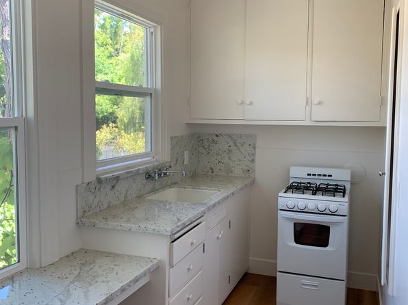 729 Waverley St APT B