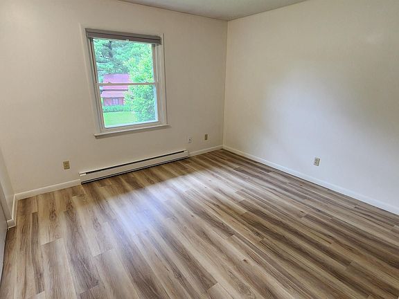 5th image of 240 W Tuscola St Unit 15