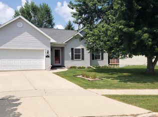 930 Badger Ct, Columbus, WI 53925