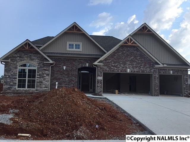 1st image of 601 NW Quiet Creek Cir