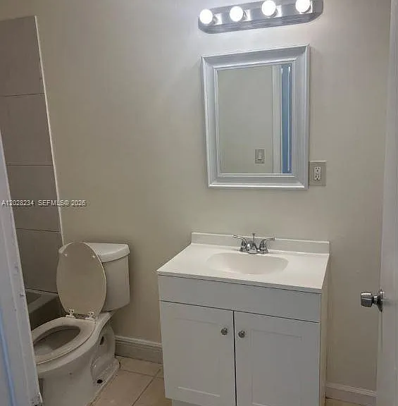 1141 Lake Victoria Dr #F — Photo 8