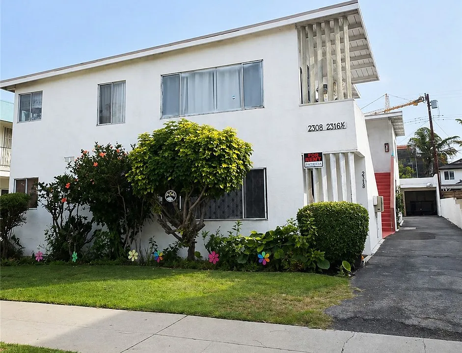 2316 S Carmelina Ave
