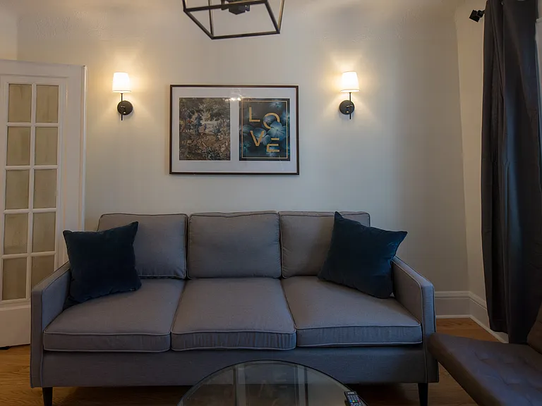 856 Bronson Ave — Photo 59