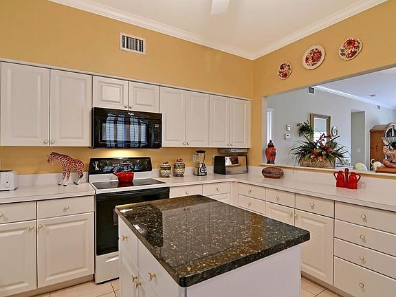 5th image of 5025 Harmony Cir Unit 11