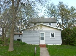 312 Broadway St, Nichols, IA 52766