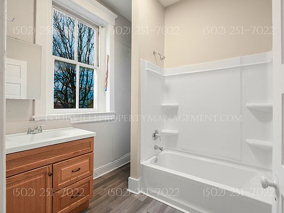 3rd image of 305 E Kentucky St #2