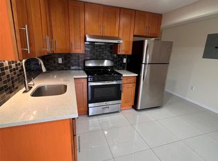 42-06 164th St, Flushing, NY 11358