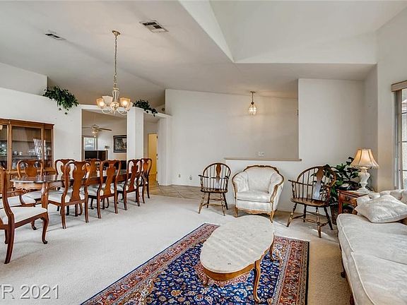5th image of 1724 Knotty Pine Ln
