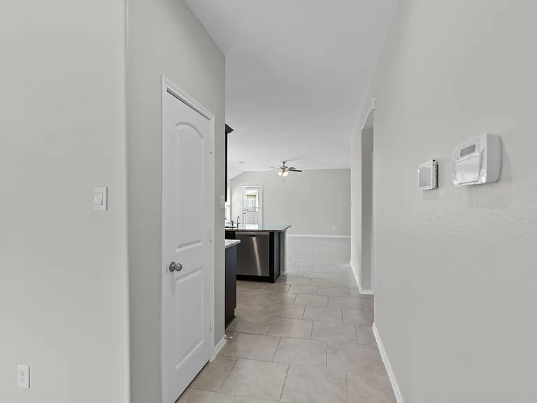 10146 Shagbark Hickory Ct — Photo 6