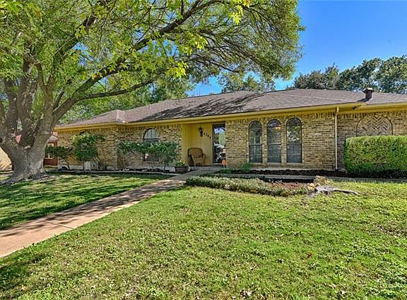 2nd image of 4705 Greenshire Pl