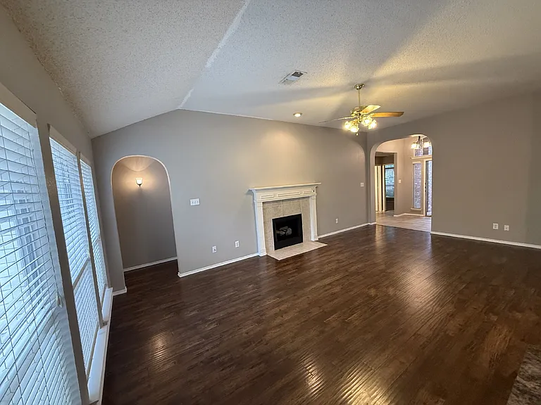 6105 Comfort Dr — Photo 6