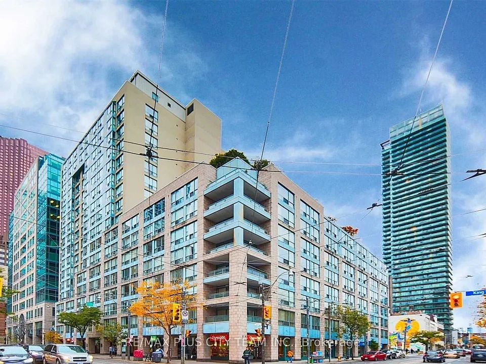92 King St E #206