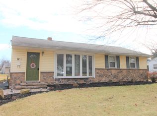 121 Woodland Dr, Warminster, PA 18974