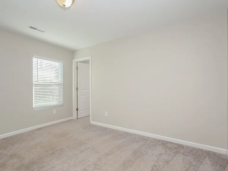 2407 Heritage View Ln — Photo 10