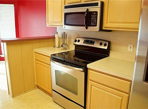 4th image of 8004 Summer Sun Dr