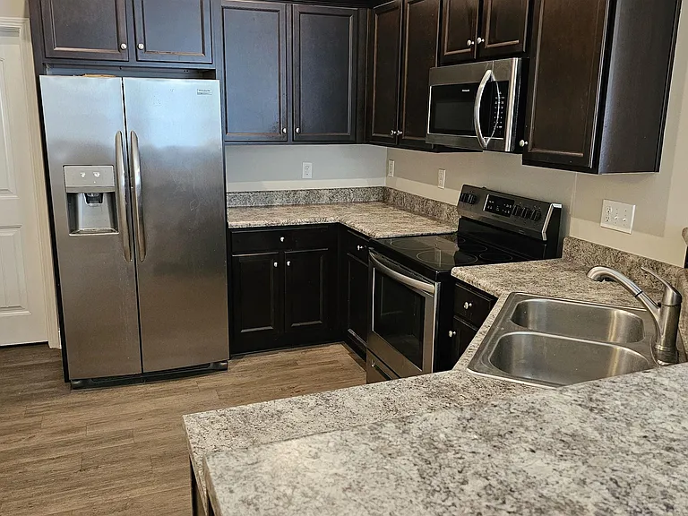 228 Hillcrest Dr — Photo 11