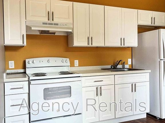 4th image of 1407 Pensacola St #401B